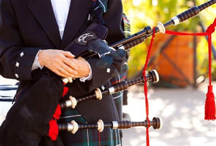 Are bagpipes hard to play?