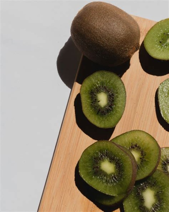 Are kiwis good for dogs?