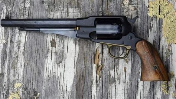 Can a felon own a black powder gun in nc?