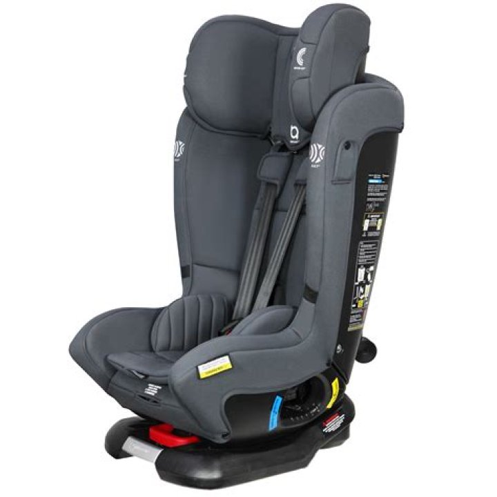 Can baby wear bunting in car seat?