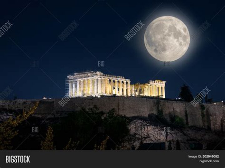 Can you see the parthenon at night?