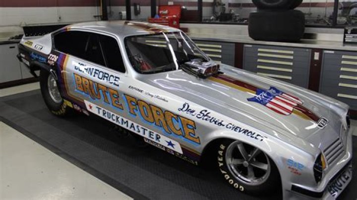 Did john force quit racing?