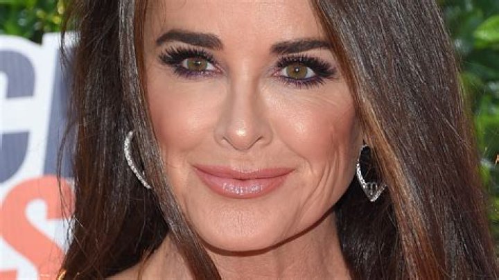 Did kyle go to nicky's wedding?