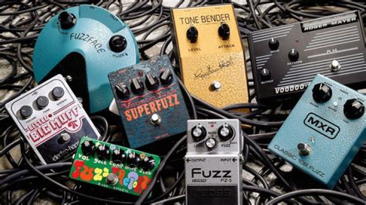 Did tony iommi use a fuzz pedal?