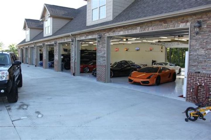 Do cars need to be garaged?