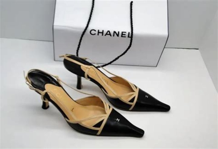 Do chanel shoes run small?