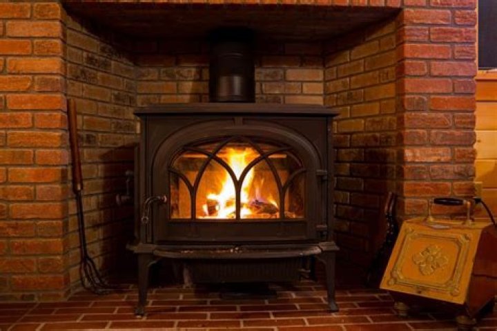 Do i need firebrick in my wood stove?