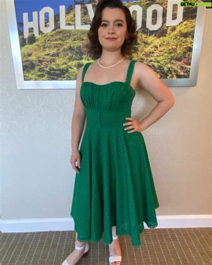 Does dalila bela speak french?