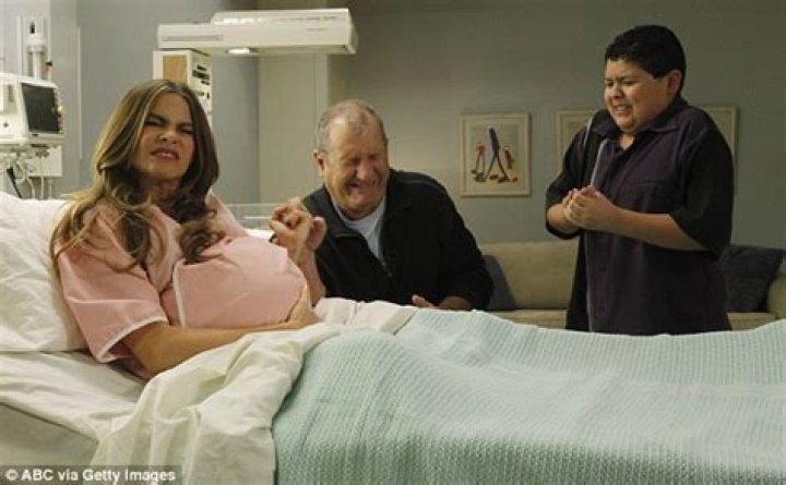 Does gloria have a baby?