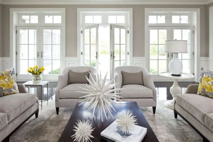 Does taupe go with grey?