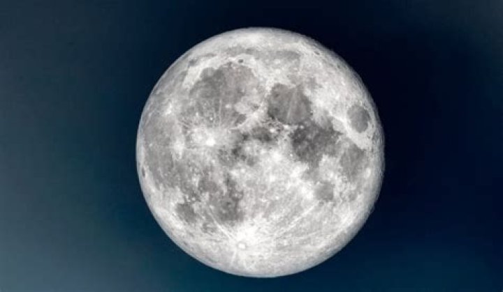 Does the moon make its own light?