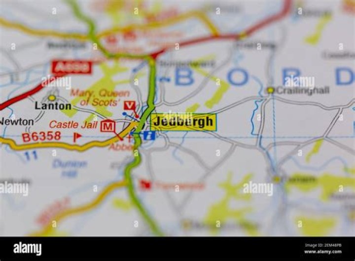 How far is jedburgh from the border?