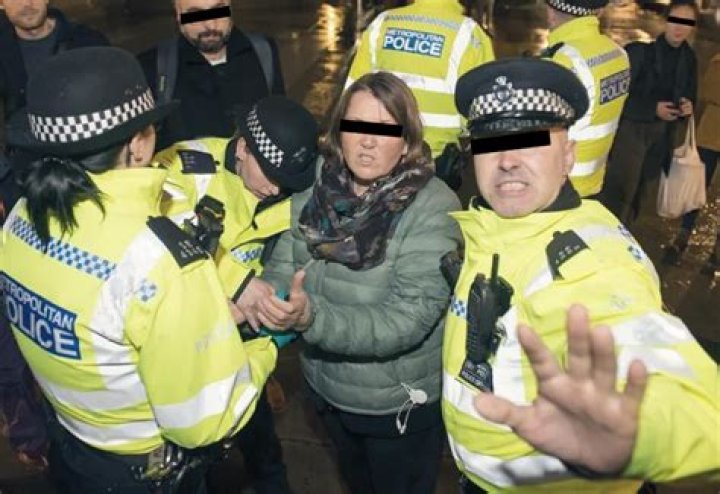 How long can you get for assaulting a police officer?