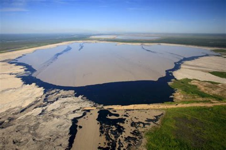 How many tailing ponds are in alberta?