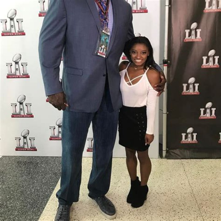 How tall is shaquille o'neal's wife?