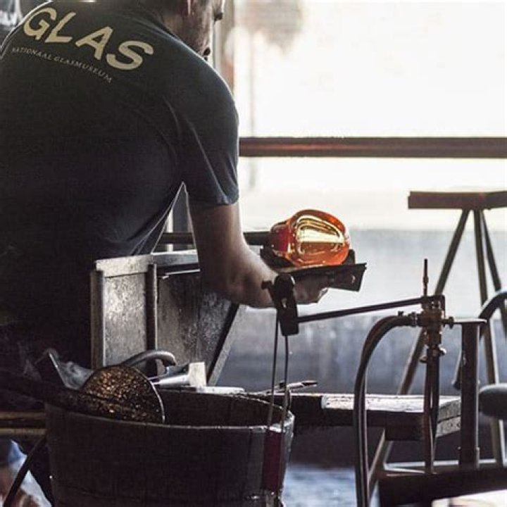 How to become a glassworker?