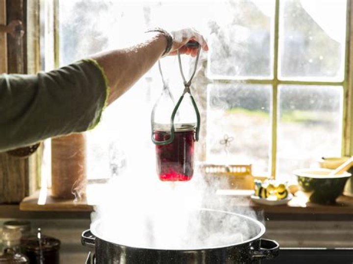 How to seal jars by turning upside down?