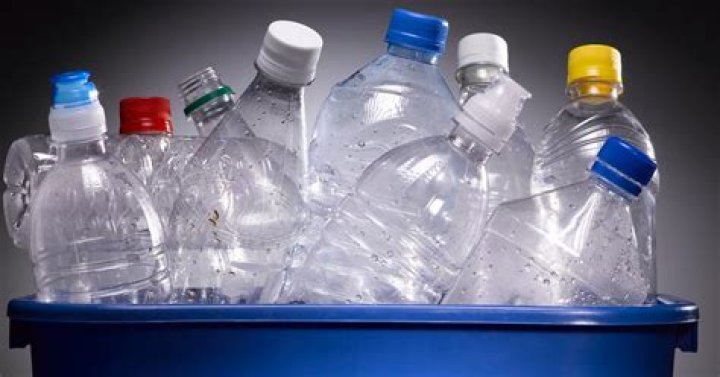 Is boxed water lined with plastic?