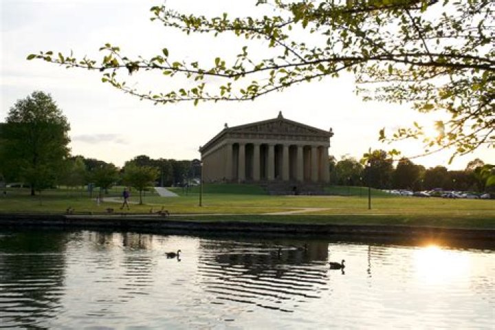 Is the parthenon in nashville open?