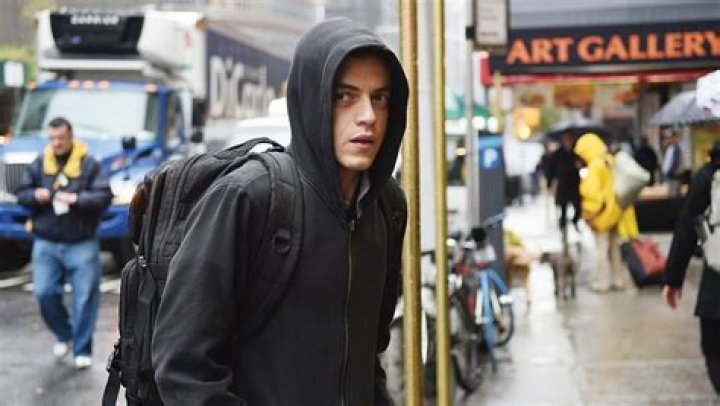What disorder does elliot alderson have?