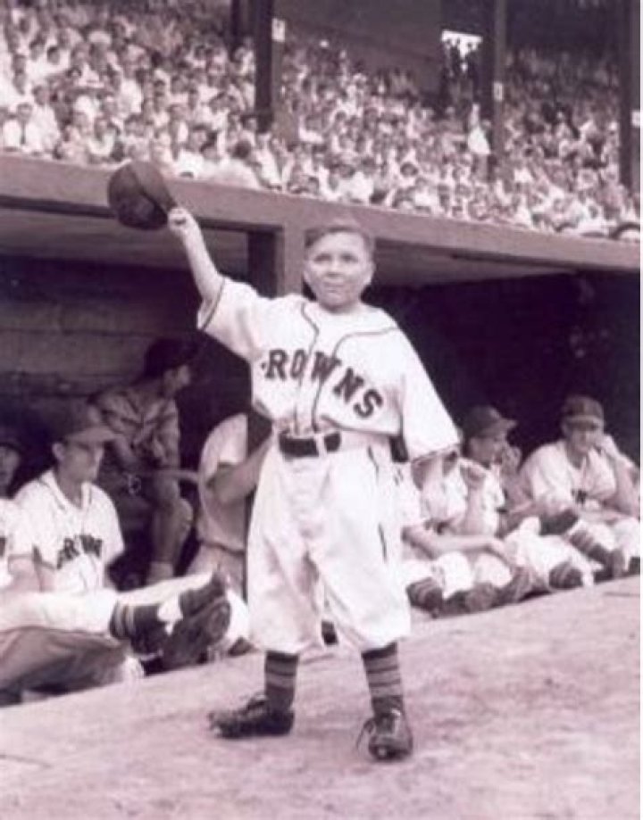 Who did eddie gaedel pinch hit for?