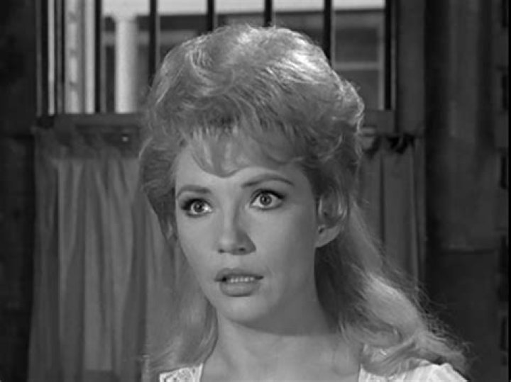 Who played annabelle on gunsmoke?