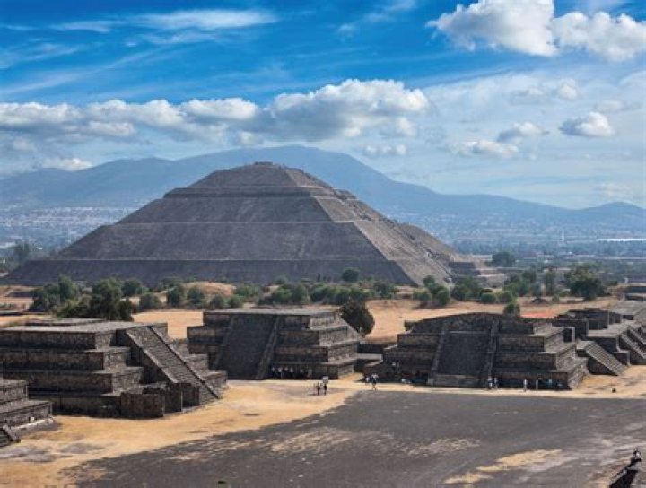 Why is teotihuacan famous?